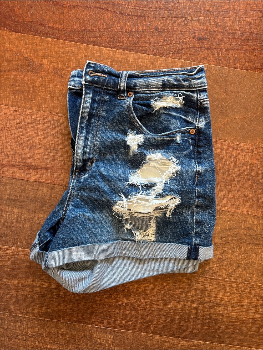 American Eagle high rise mom short